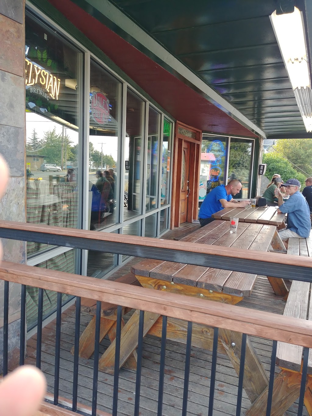 McKays Taphouse | 1118 E Maple St, Bellingham, WA 98225, USA | Phone: (360) 647-3600