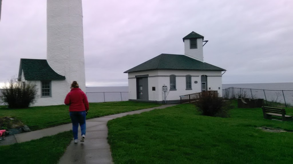HI-Tibbets Point Lighthouse Hostel | 33439 County Rd 6, Cape Vincent, NY 13618, USA | Phone: (315) 654-3450