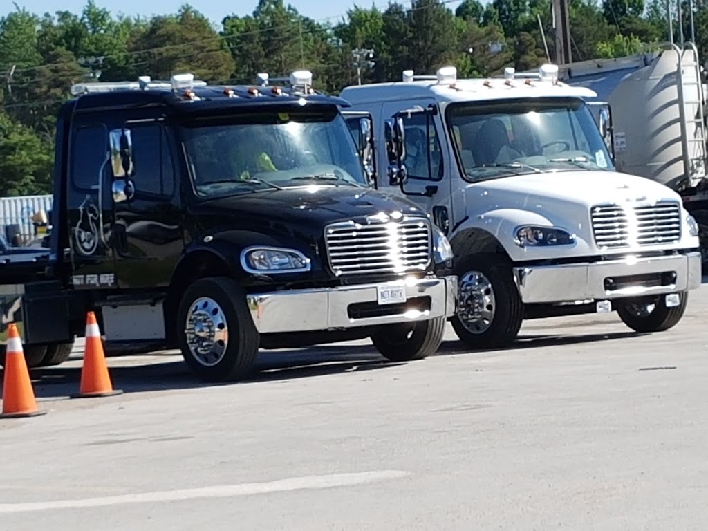 Currie Truck Centre - Barrie | 2 Currie Dr, Midhurst, ON L0L 1X1, Canada | Phone: (705) 734-1953