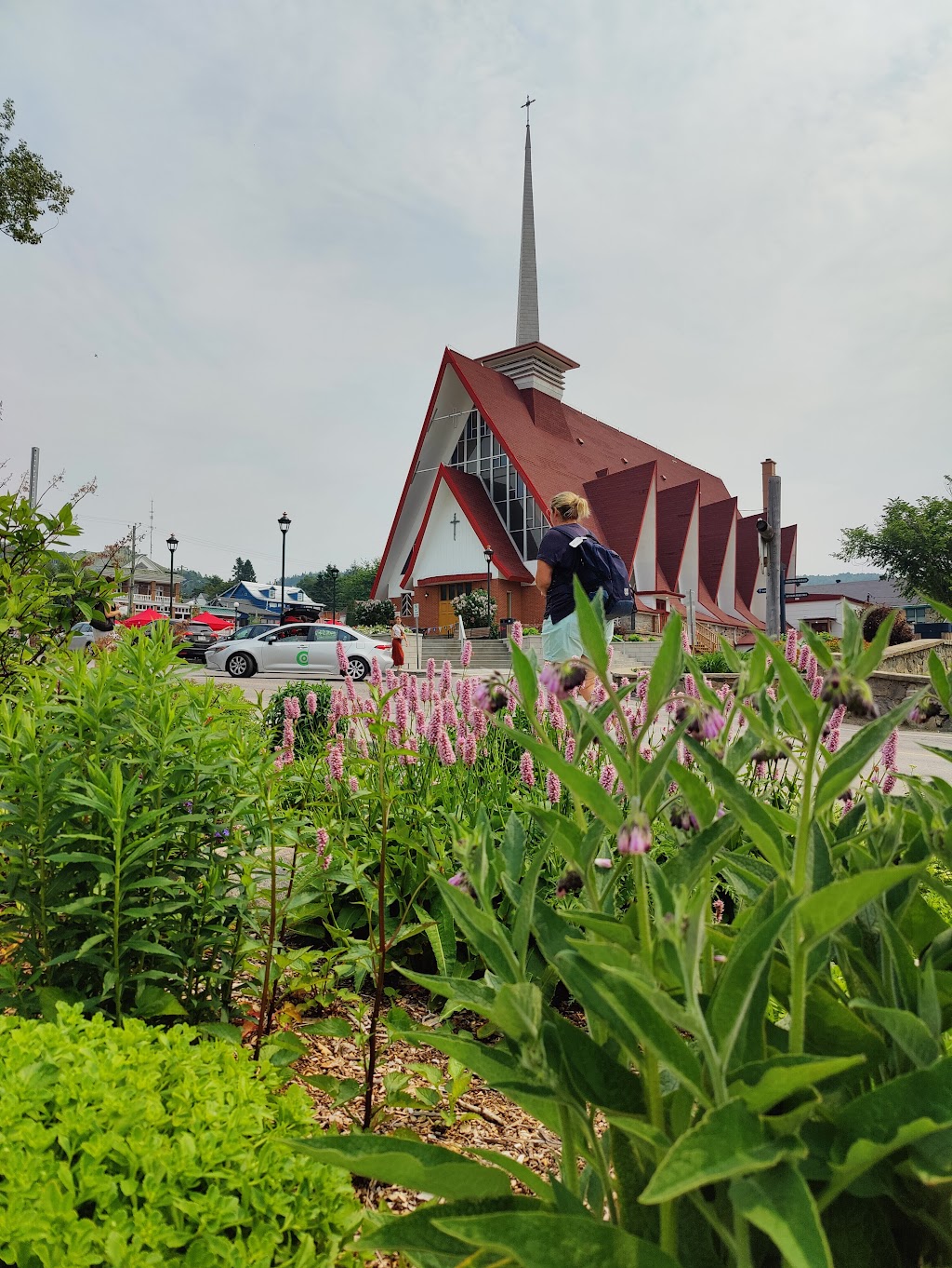 Stationnement de lÉglise Sainte-Croix | 180 Rue de lÉglise, Tadoussac, QC G0T 2A0, Canada | Phone: (418) 235-4446