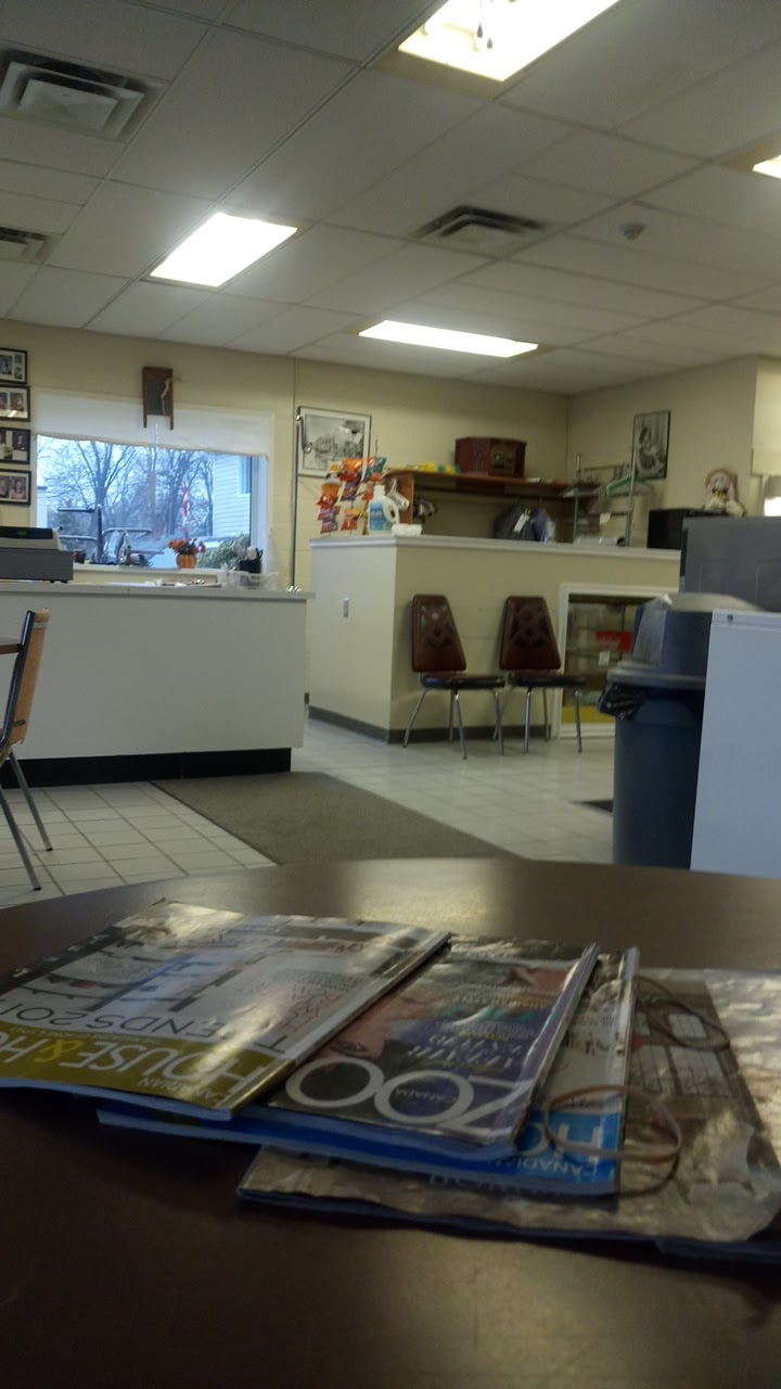 Larbie Coin Laundry | 186 King Rd, Richmond Hill, ON L4E 2W1, Canada | Phone: (905) 773-3938