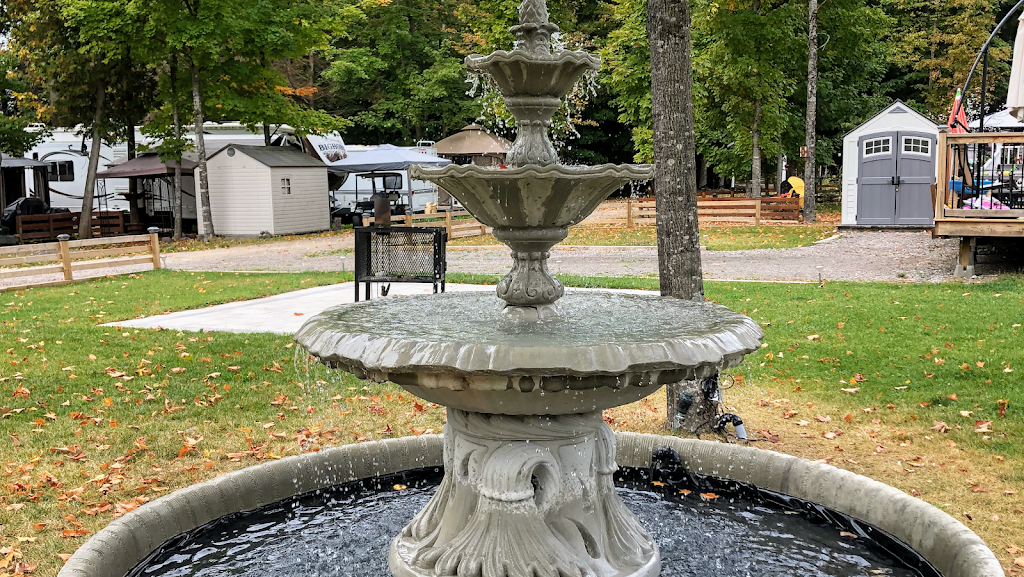 Statue Canada | 90 Jackson Ln, Arnprior, ON K7S 3G8, Canada | Phone: (613) 623-2661