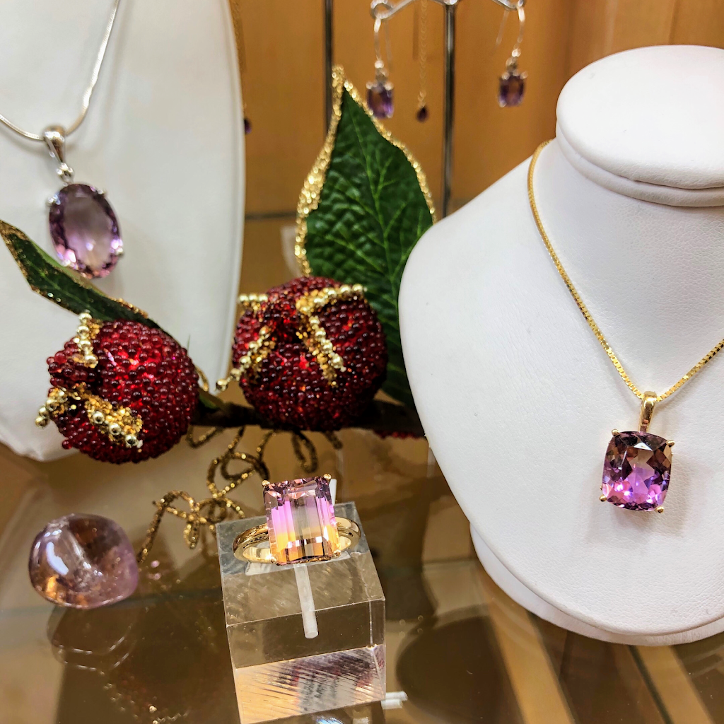 River Gems Gallery (2012 Inc) | 613 12 St, Invermere, BC V0A 1K0, Canada | Phone: (250) 342-0177