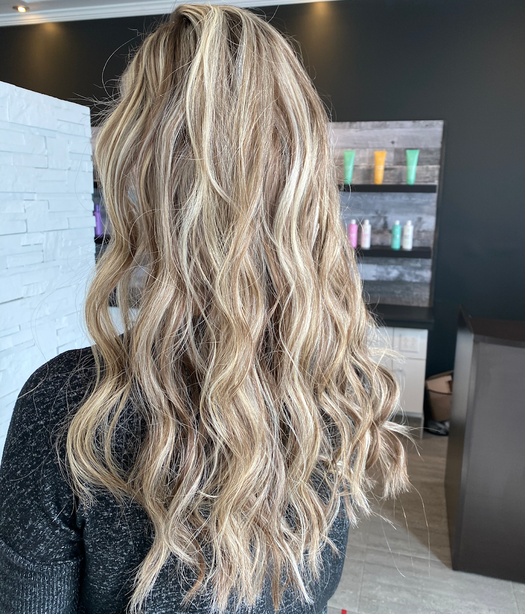 Salon coiffure J Style | 752 Boulevard de lIndustrie, Saint-Paul, QC J0K 3E0, Canada | Phone: (450) 394-3020