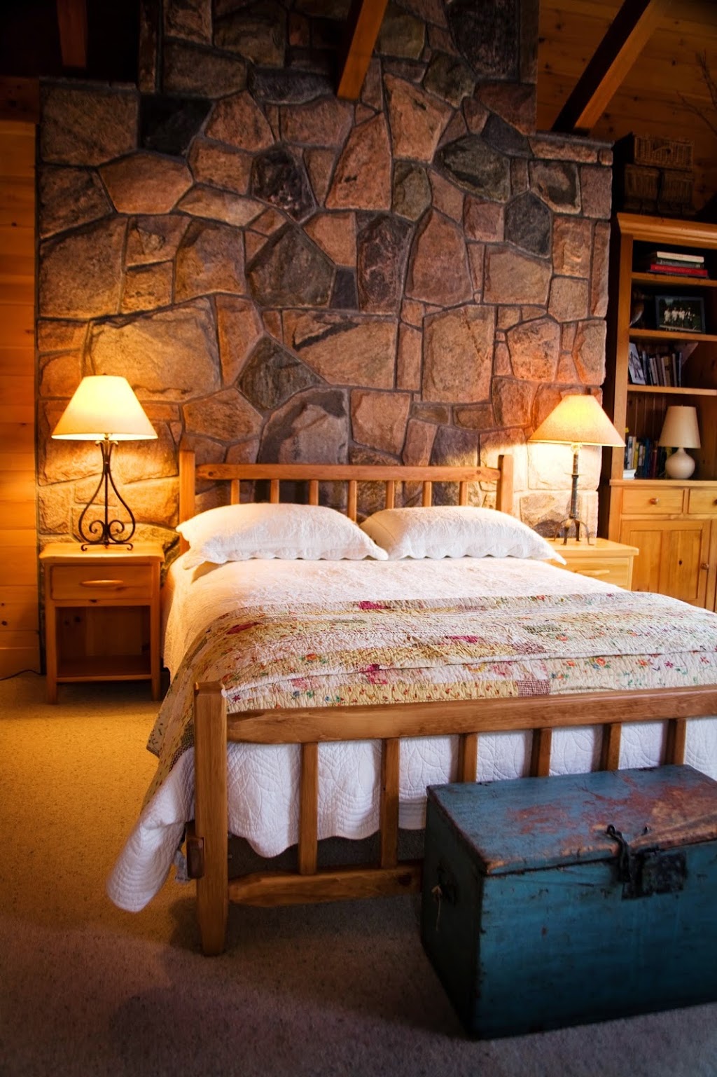 Pioneer Handcraft Furniture | 1115 ON-11, Severn Bridge, ON P0E 1N0, Canada | Phone: (705) 689-2604