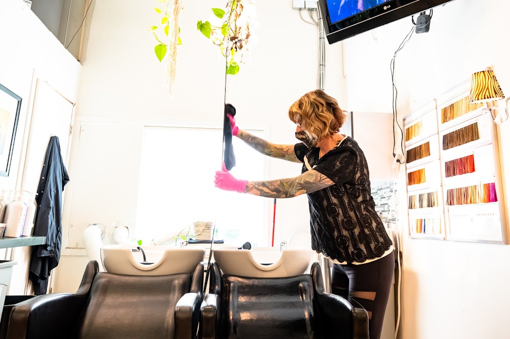 JoNo Hair | 5B Behind Home Hardware/ Back Lane Beside Train Tracks on, 1005 Alpha Lake Rd 2nd Floor, Whistler, BC V8E 0H5, Canada | Phone: (604) 902-9419