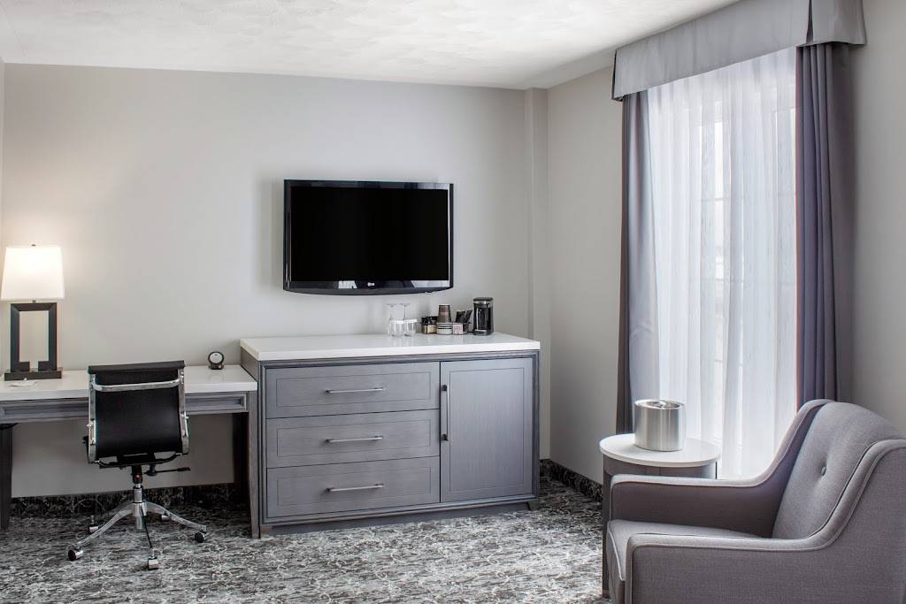 Chateau Moncton Hotel & Suites | 100 Main St, Moncton, NB E1C 1B9, Canada | Phone: (506) 870-4444