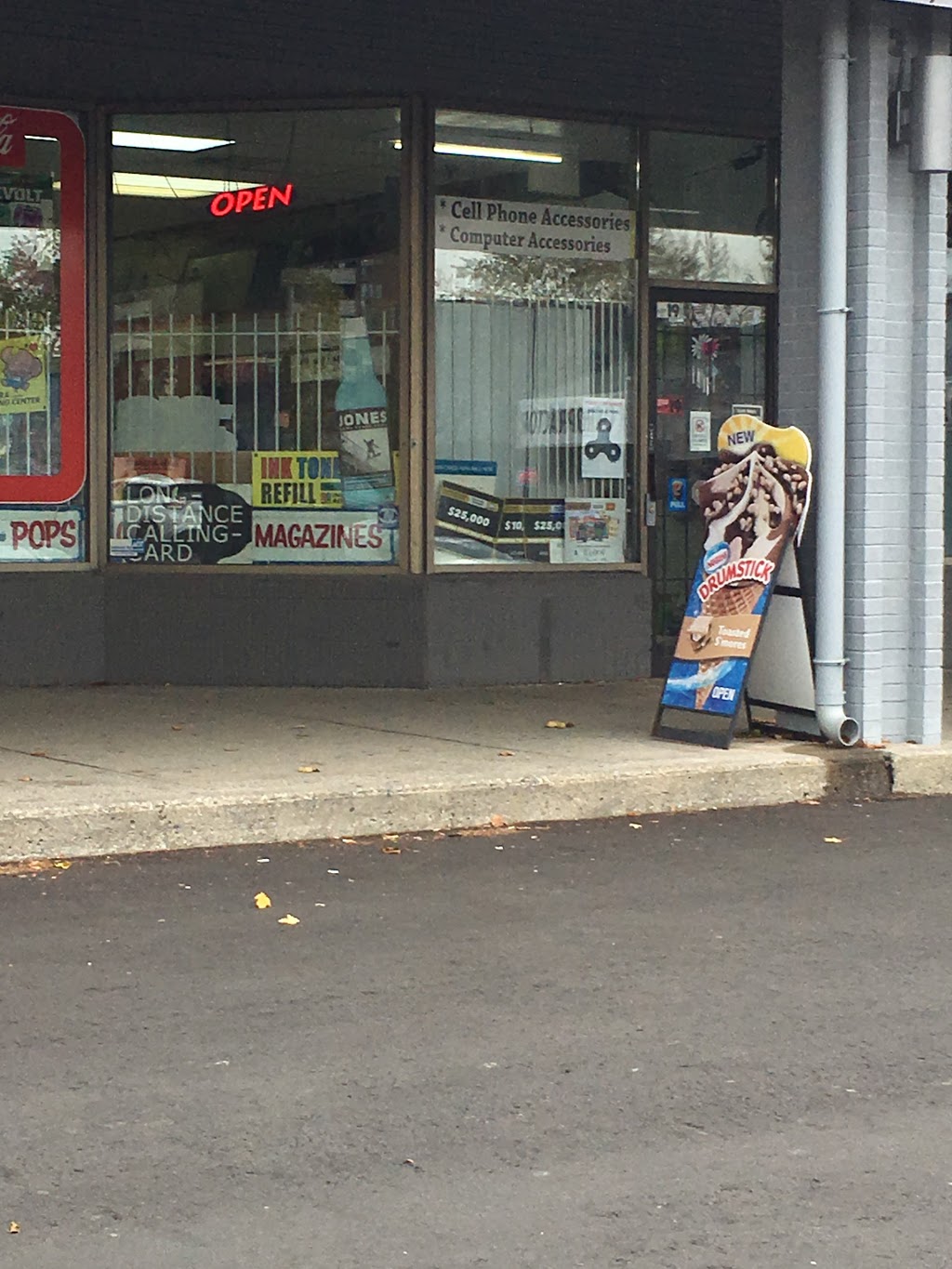 Kingsbury Total Convenience | 1891 Rathburn Road East, Mississauga, ON L4W 3Z3, Canada | Phone: (905) 624-5103