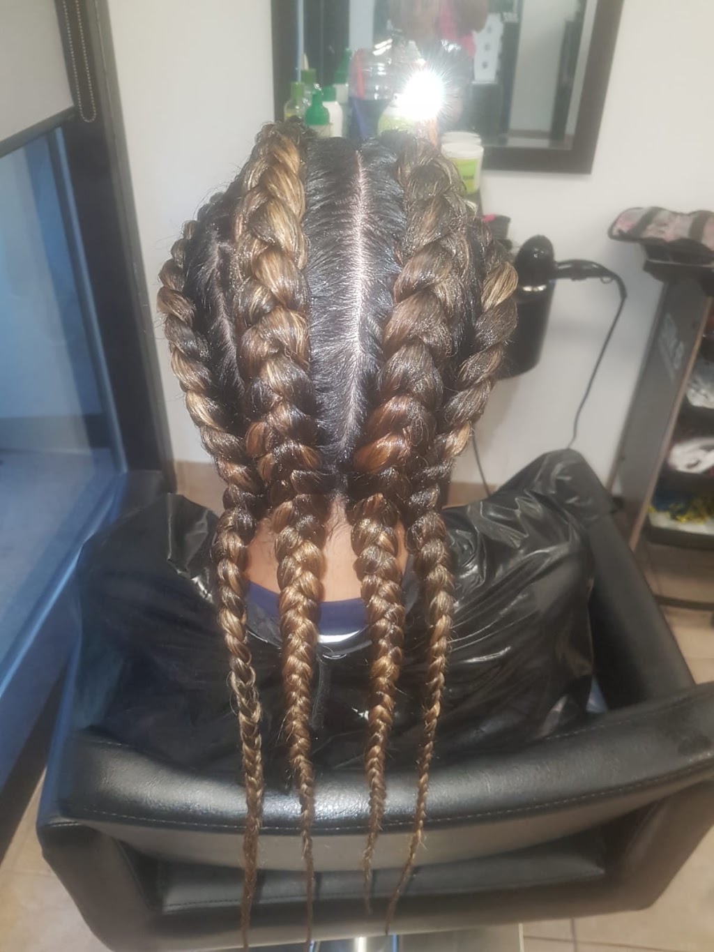 592 Salon and Spa | 106 Humber College Blvd Unit #6, Etobicoke, ON M9V 4E4, Canada | Phone: (647) 352-2112