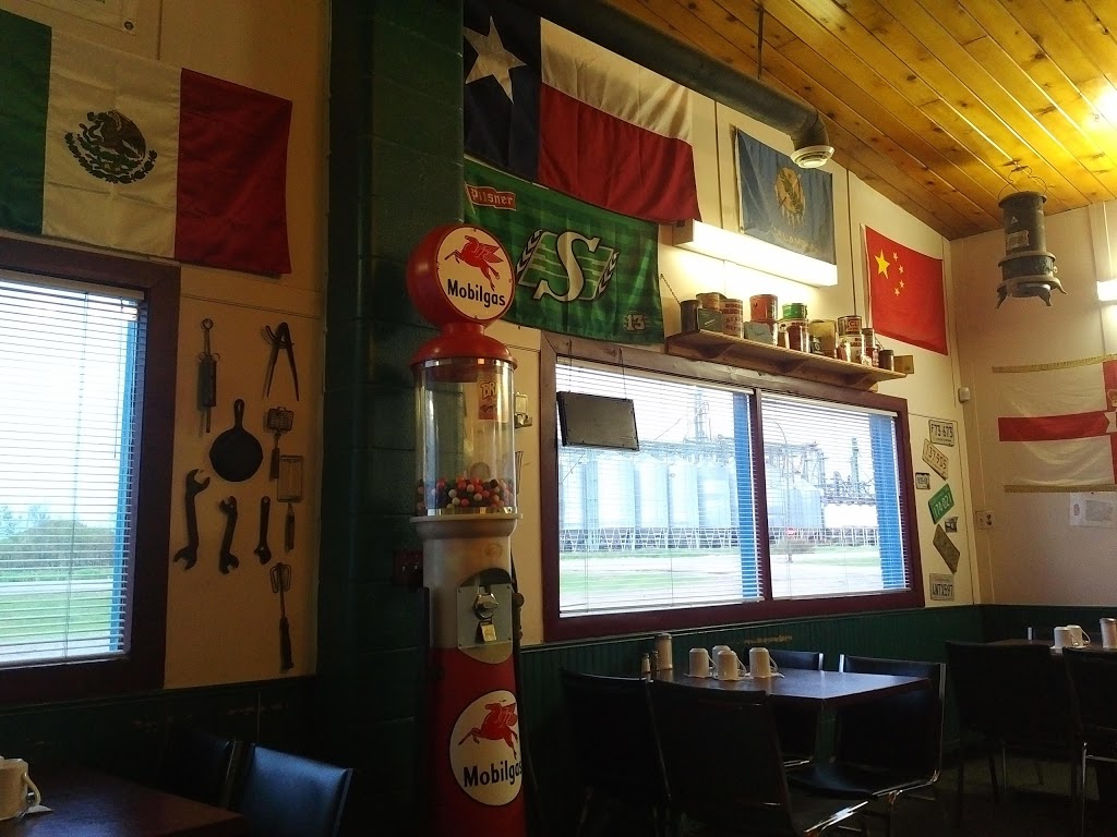 Robins Nest Cafe | 331 Railway Ave E, Vanscoy, SK S0L 3J0, Canada | Phone: (306) 931-6996