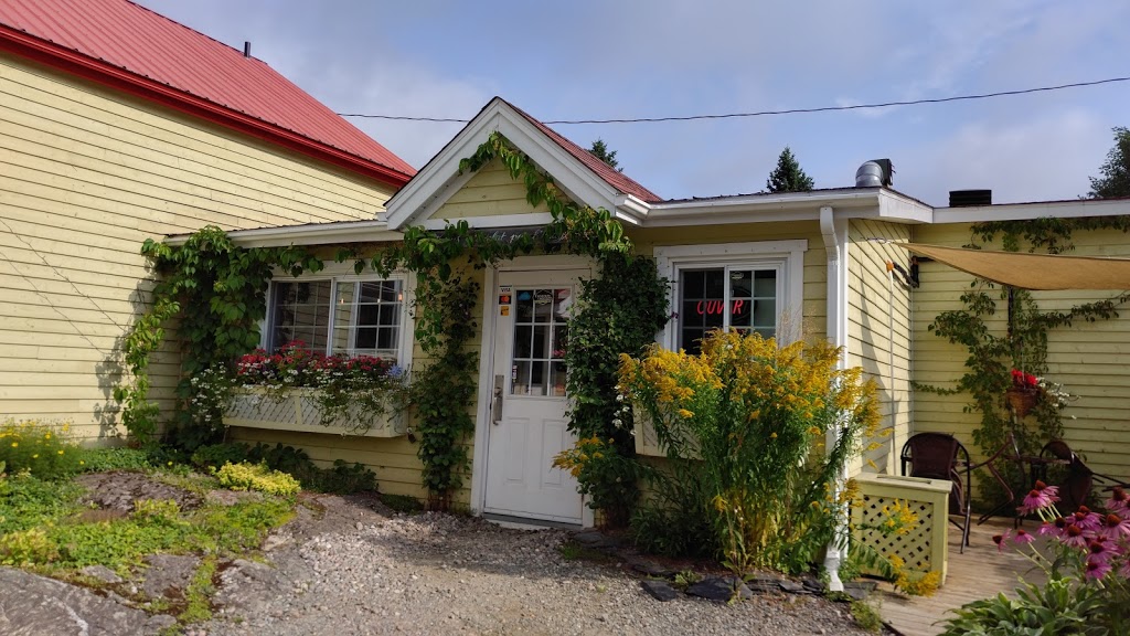 Chez DORA Bakery | 799 Rue Principale, Eastman, QC J0E 1P0, Canada | Phone: (450) 297-2828