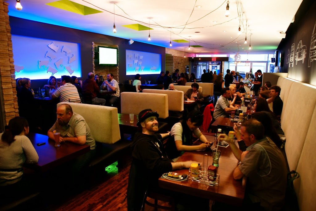 Motor Burger | 888 Erie St E, Windsor, ON N9A 3Y6, Canada | Phone: (519) 252-8004