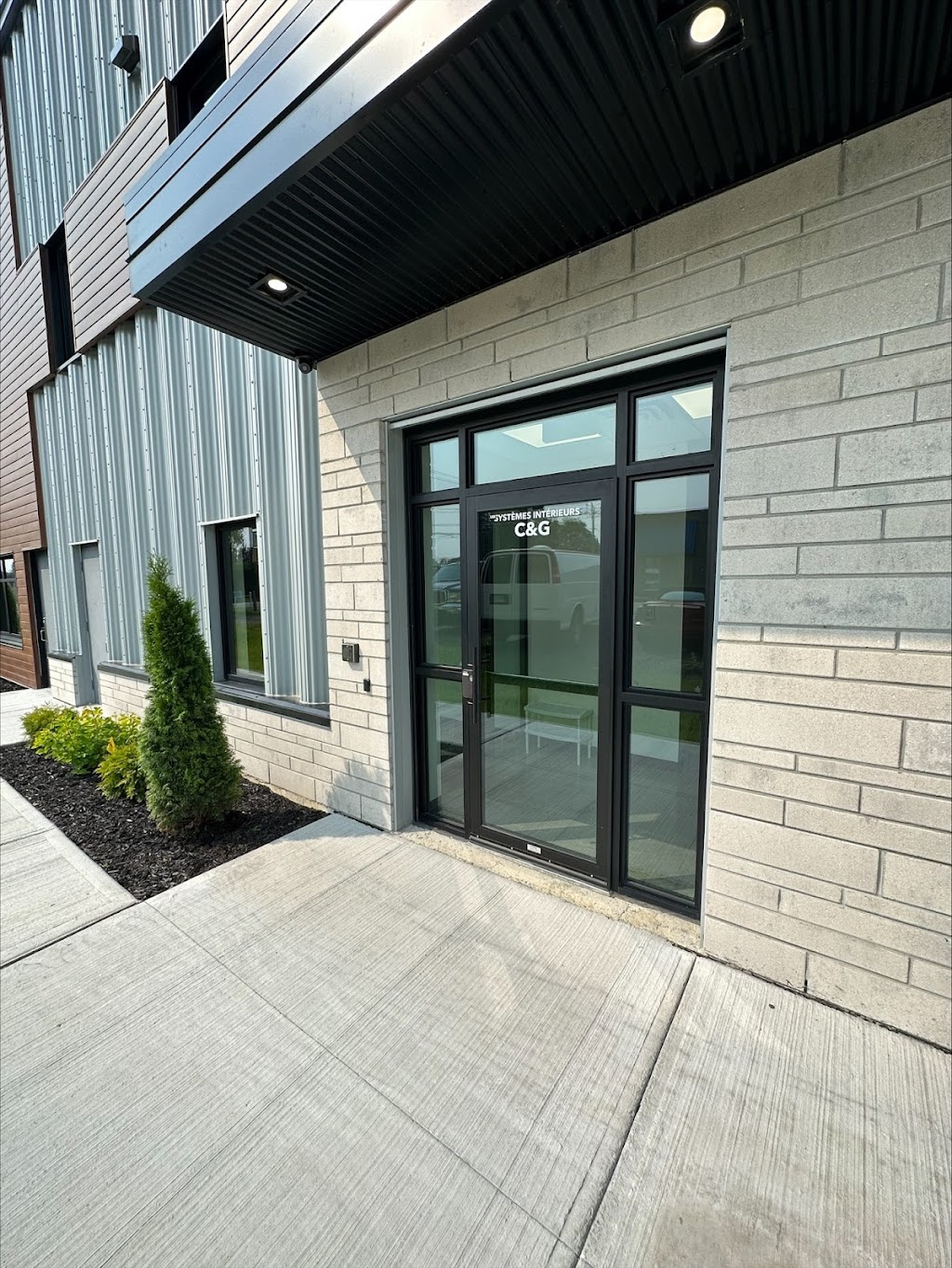 Les Systèmes Intérieurs C&G | 280 Bd Pierre Boursier #102, Châteauguay, QC J6J 0G4, Canada | Phone: (514) 820-6442