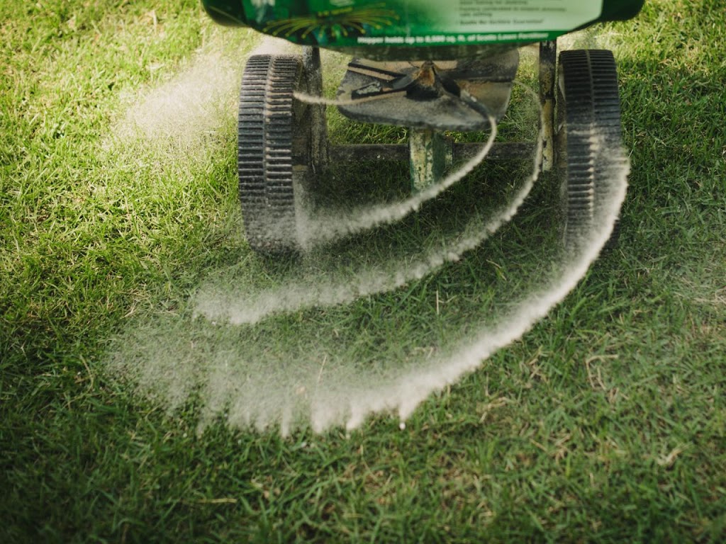 Turf Smart Lawn & Snow Care | 40 Potters Way, Woodstock, ON N4S 8Z5, Canada | Phone: (647) 701-0061