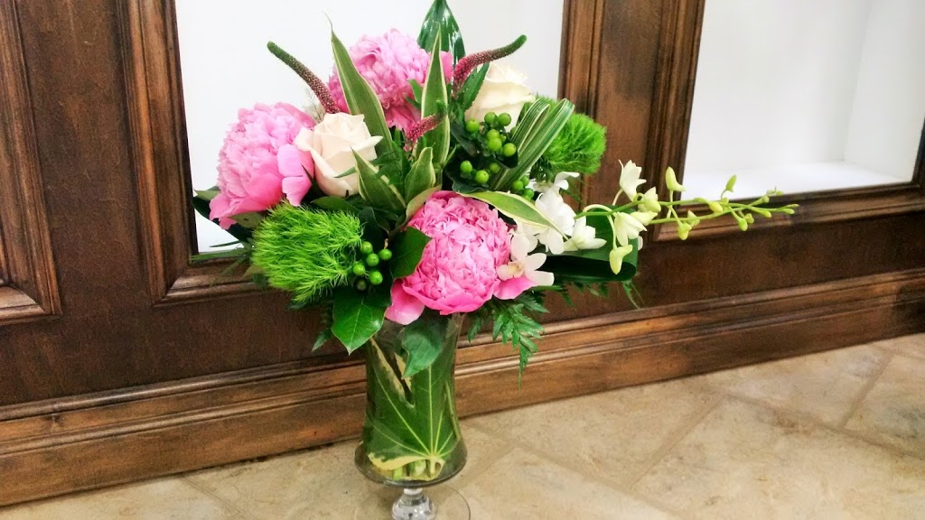 Uniquely Your Decor & Flowers | 1960 Dundas St W #5, Mississauga, ON L5K 2R9, Canada | Phone: (905) 916-6437