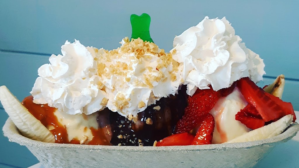 Treats & Sweets Dairy Bar | 515 N Lake Harbour Rd, Lakeville, PE C0A 2B0, Canada | Phone: (902) 327-0356