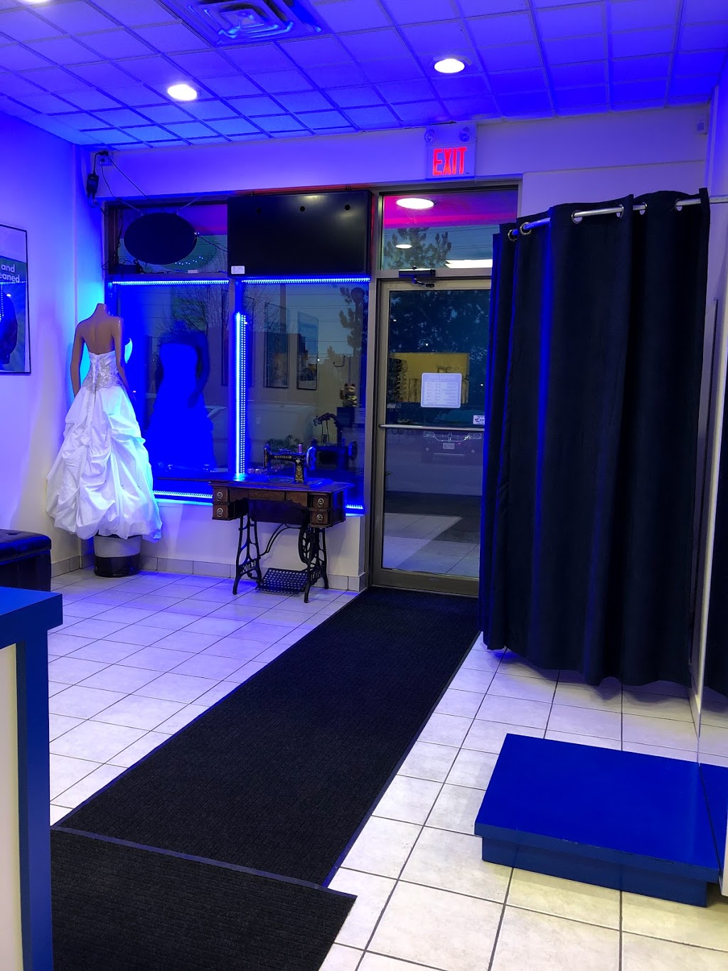 Spot Free Cleaners | 5025 Heatherleigh Ave, Mississauga, ON L5V 2Y7, Canada | Phone: (905) 232-2525
