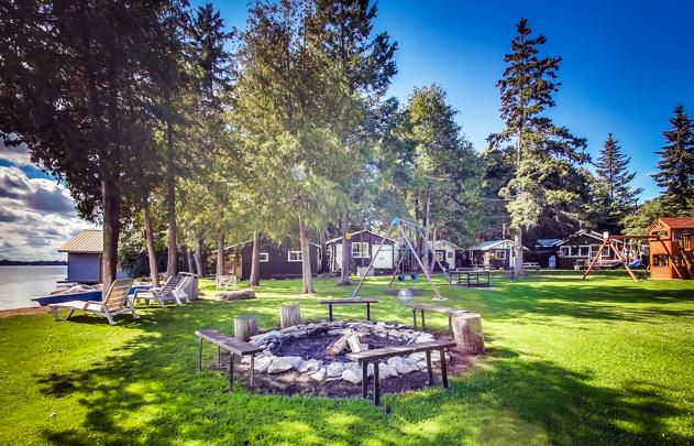 Ambleside Cottage Resort | lodging | 322 Front St W, Bobcaygeon, ON K0M 1A0, Canada | 7057382955 OR +1 705-738-2955