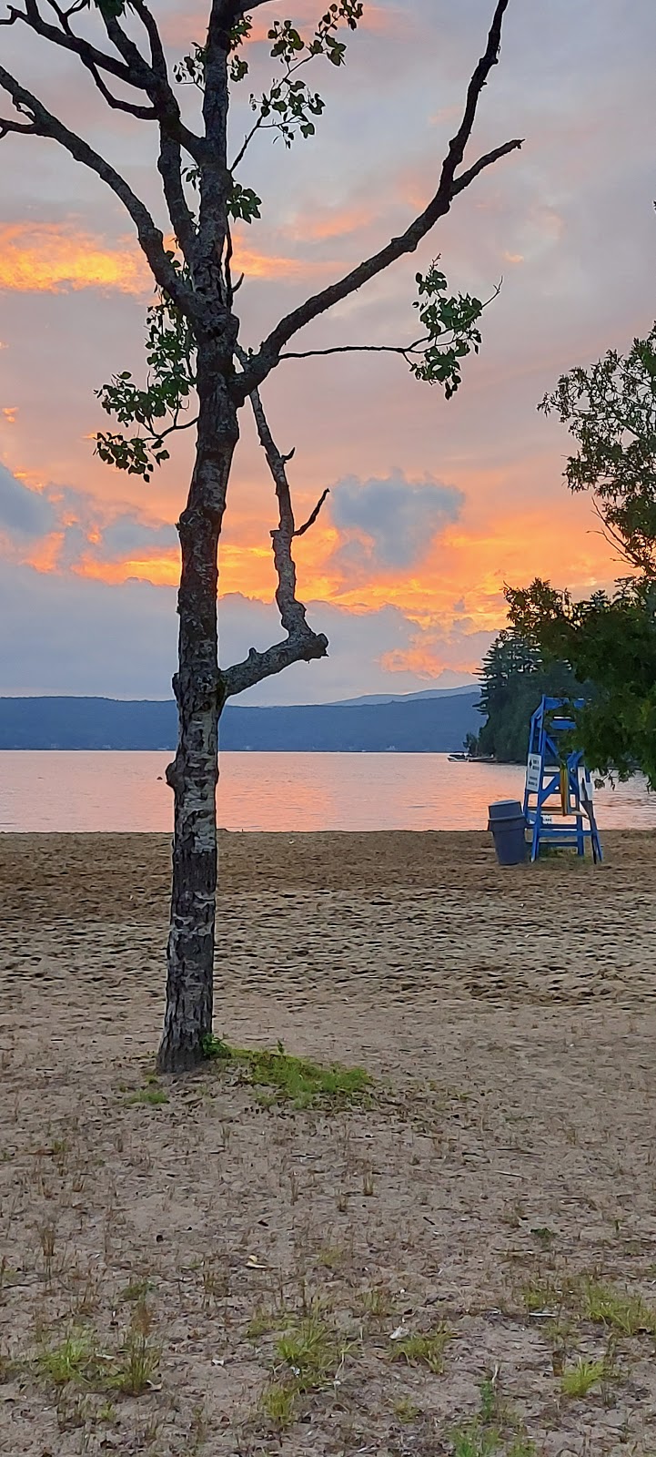 Beach Lake St. Joseph | 7001, Rte de Fossambault, Fossambault-sur-le-Lac, QC G3N 1X7, Canada | Phone: (418) 875-2242