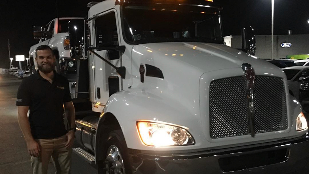 Towing Chomedey | CP 51024 CP CLEROUX, Laval, QC H7T 2Z3, Canada | Phone: (450) 241-0533