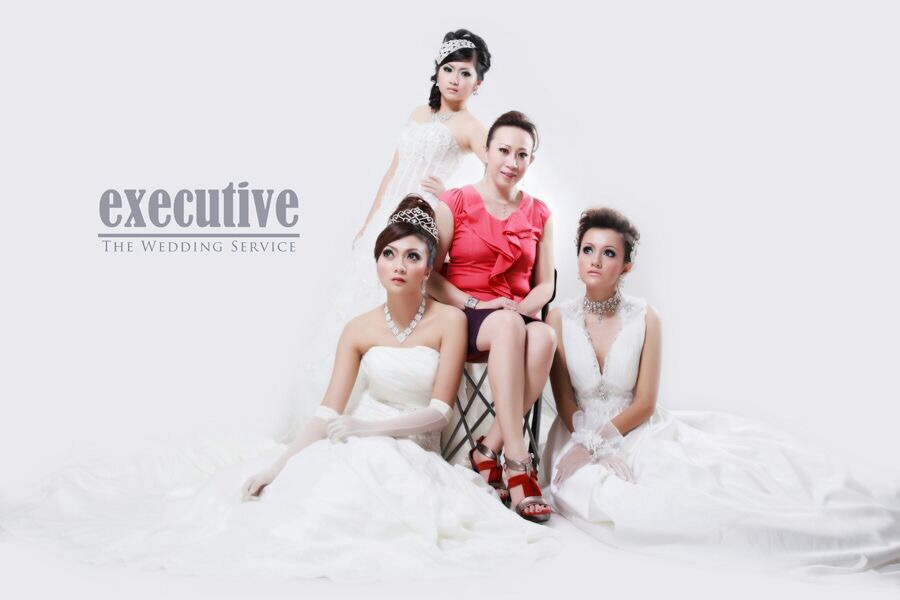 mr & salon | 866 Eglinton Ave E, East York, ON M4G 2L1, Canada | Phone: (647) 348-2200