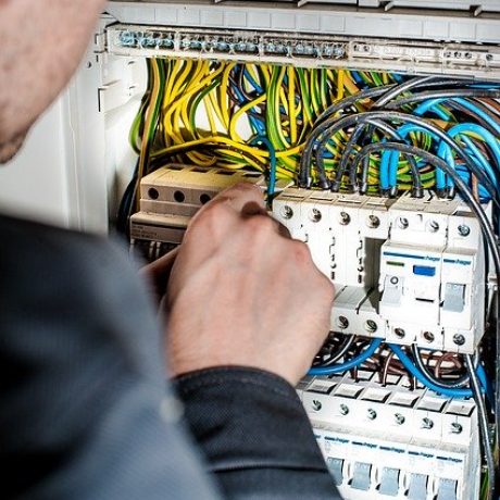 Rhinov électrique | 2081 Rue Léonard-de-Vinci, Sainte-Julie, QC J3E 1Z2, Canada | Phone: (514) 914-8155