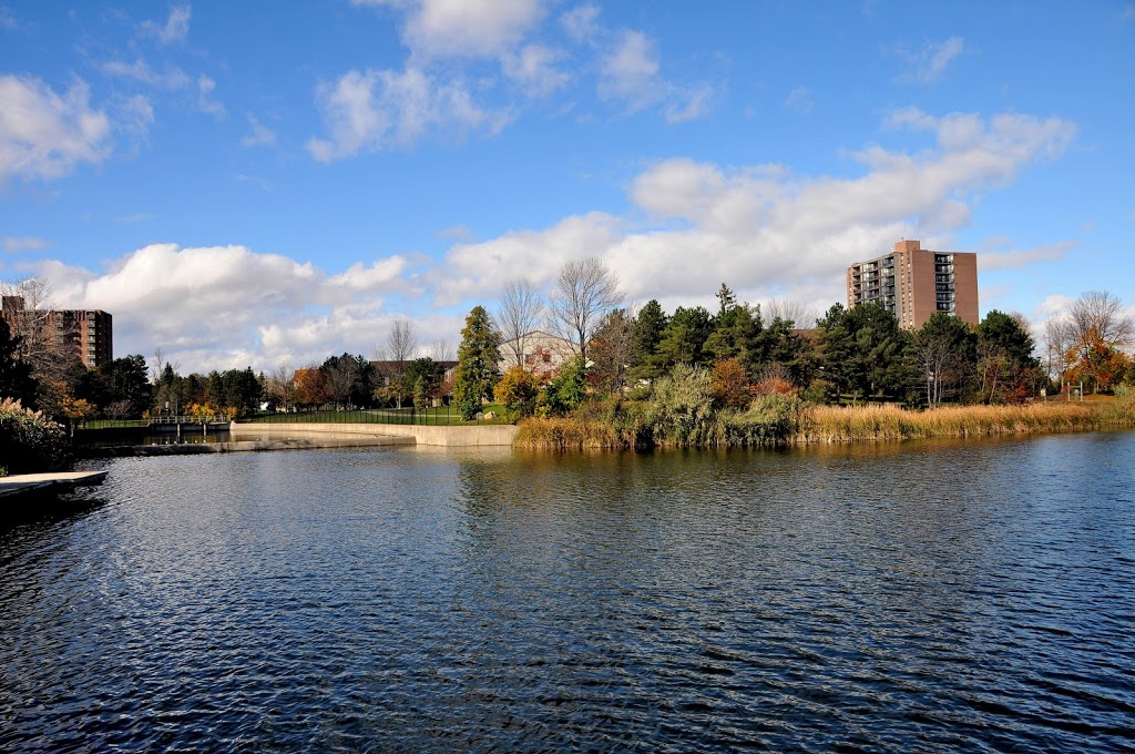 Lake Aquitaine Park Splash Pad | 2750 Aquitaine Ave, Mississauga, ON L5N 3K5, Canada | Phone: (905) 615-4100