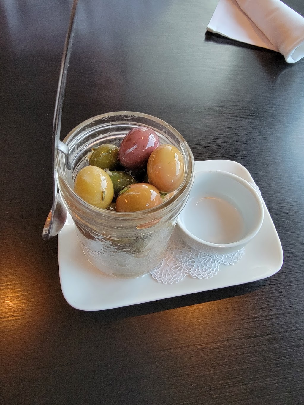 Tre Visi Cafe | 926 Grosvenor Ave, Winnipeg, MB R3M 0M5, Canada | Phone: (204) 475-4447