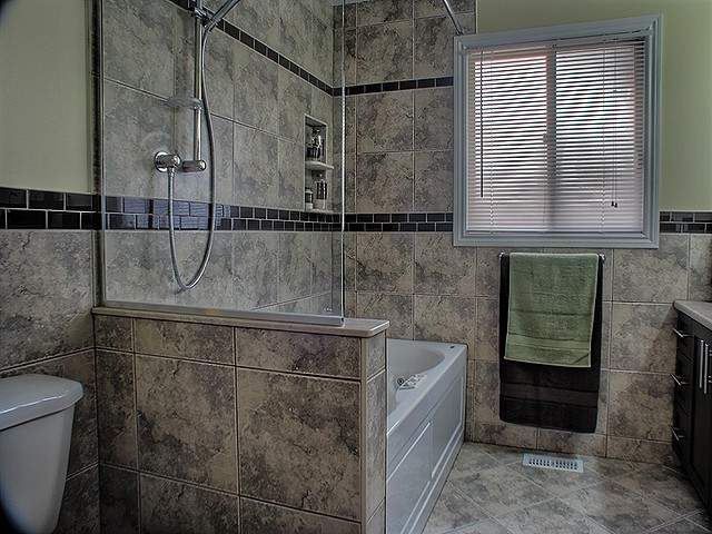 Blossom Hills Construction | 310 Fairway Rd S, Kitchener, ON N2C 1X3, Canada | Phone: (519) 893-7272