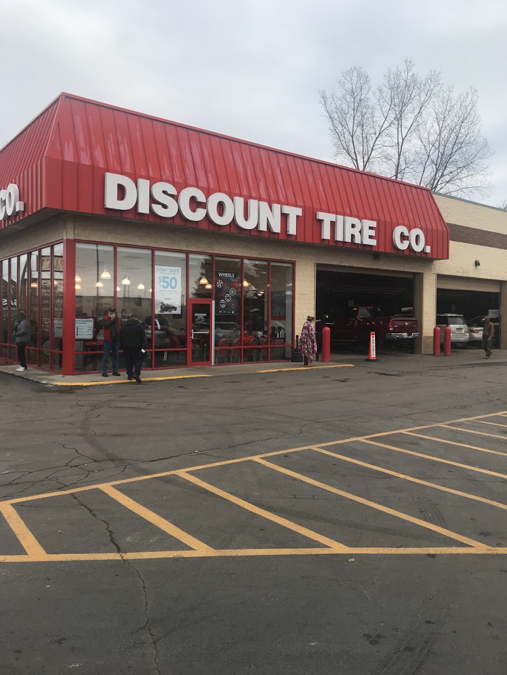 Discount Tire | 4530 24th Ave, Fort Gratiot Twp, MI 48059, USA | Phone: (810) 385-8460