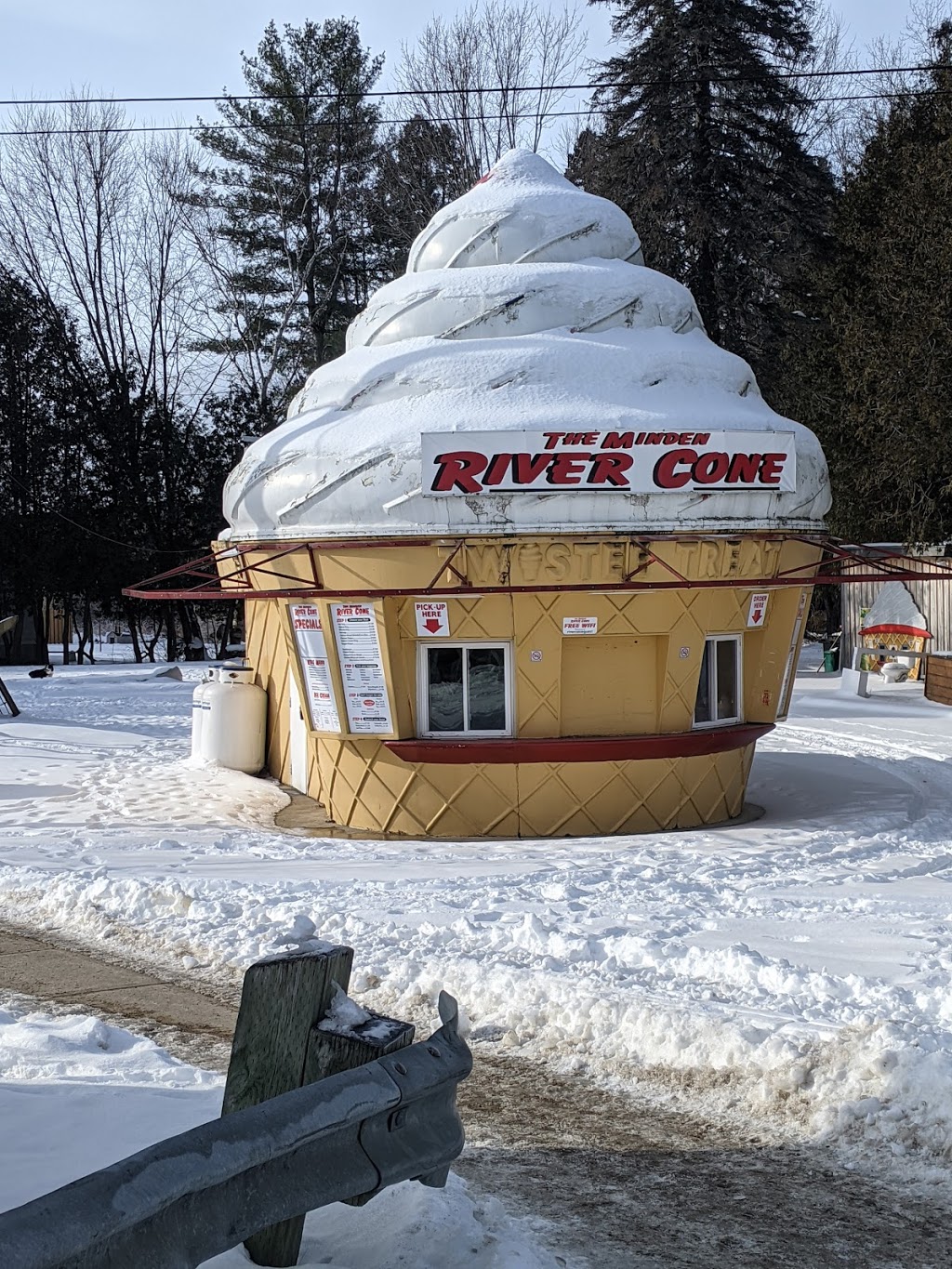 The Minden River Cone | restaurant | 119 Bobcaygeon Rd, Minden, ON K0M 2K0, Canada | 7052863456 OR +1 705-286-3456