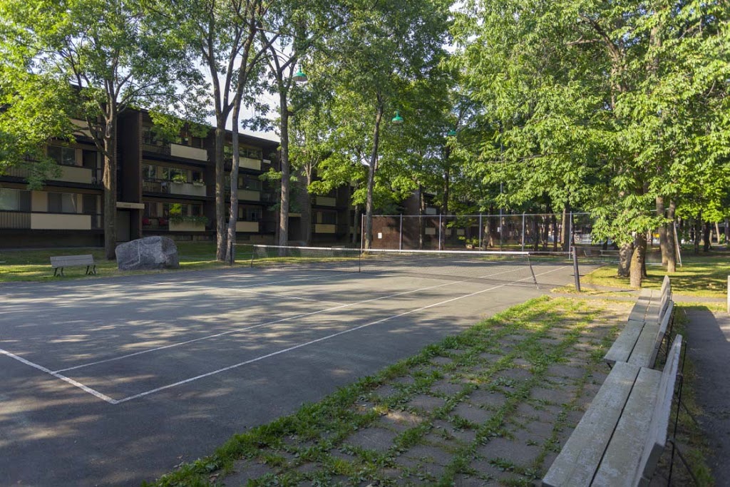 Jardin Des Seigneurs | 3094 Rue des Châtelets, Québec, QC G1V 2H7, Canada | Phone: (418) 652-8889