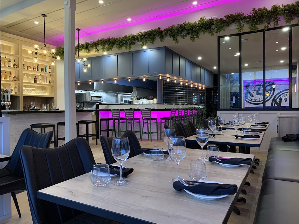 XZE place | 260 Rue Richelieu, Saint-Jean-sur-Richelieu, QC J3B 6X8, Canada | Phone: (450) 741-1443
