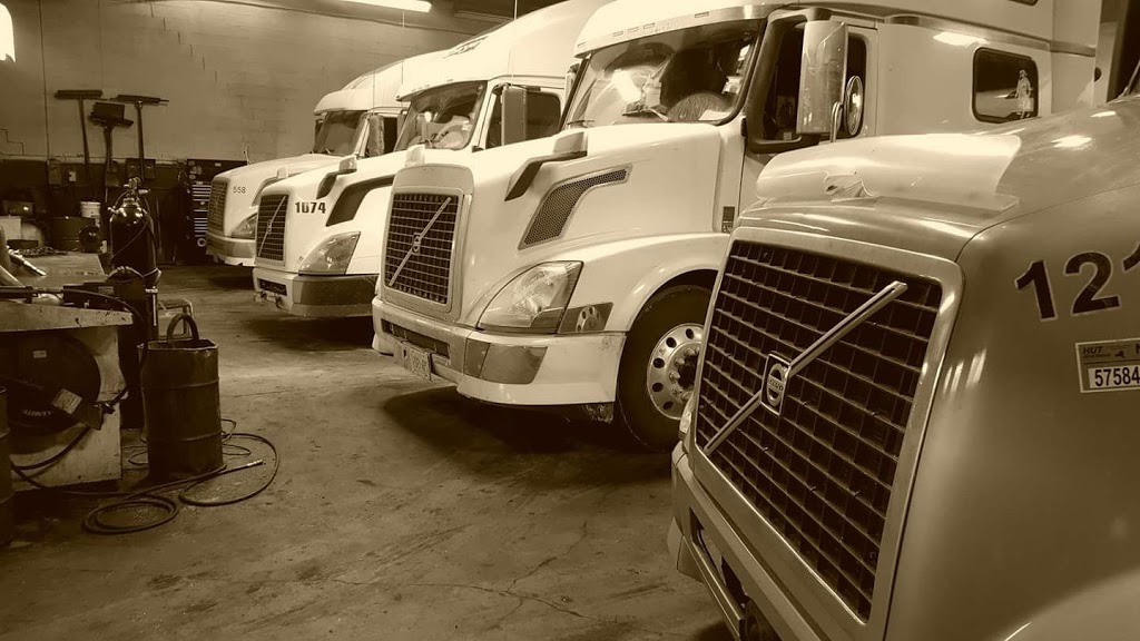 Titan Truck Repairs | 5890 Shawson Dr, Mississauga, ON L4W 3W5, Canada | Phone: (905) 795-9938