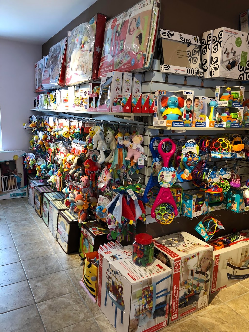 The Royal Diaperer | 425 Sackville Dr, Lower Sackville, NS B4C 2S1, Canada | Phone: (902) 252-3780