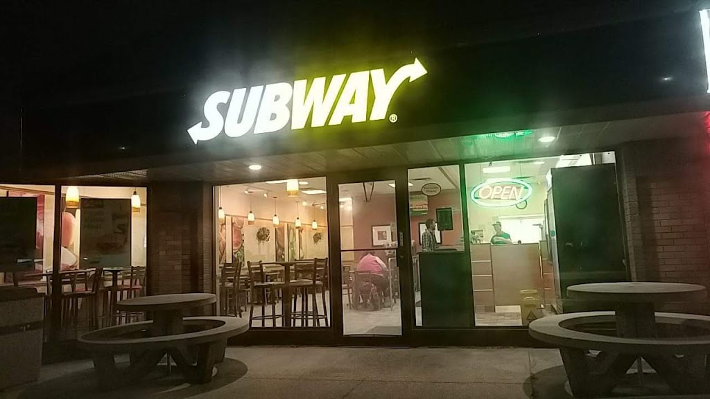 Subway | 20-1128 Henderson Hwy Kildonan Village Shopping Centre, Winnipeg, MB R2G 1L3, Canada | Phone: (204) 339-5452