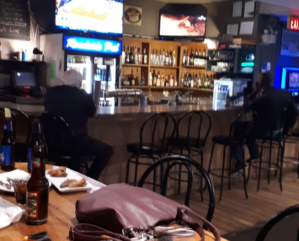 Roadside Pub | 834 68 St NE, Calgary, AB T2A 6X7, Canada | Phone: (403) 272-6968