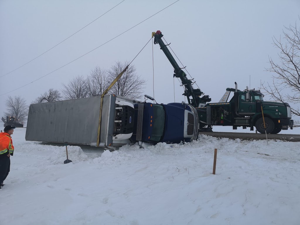 Aces Towing & Recovery | 113 Adam St, Mildmay, ON N0G 2J0, Canada | Phone: (519) 367-2837