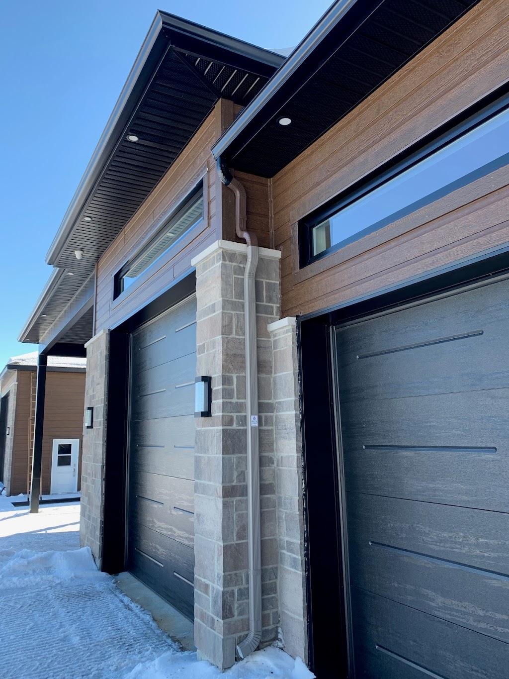 Les Gouttières Poulin Inc. | 8140 Charles-Edouard-Renaud, Terrebonne, QC J7M 2E9, Canada | Phone: (514) 705-4072