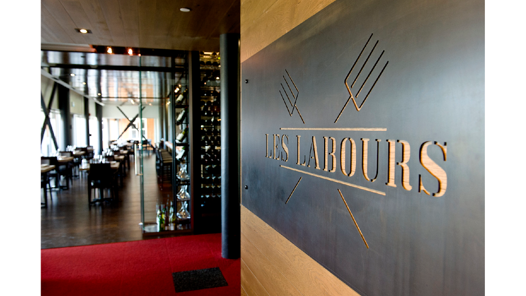 Restaurant Les Labours | 50 Rue de la Ferme, Baie-Saint-Paul, QC G3Z 0G2, Canada | Phone: (844) 240-4700