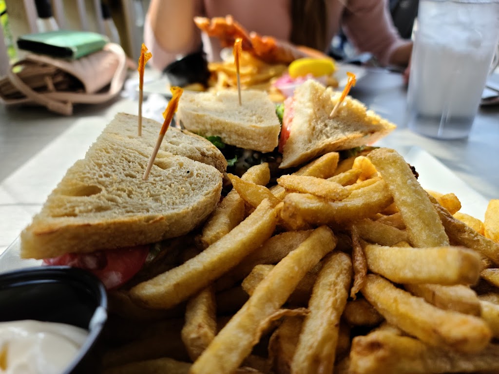 The Lockmasters Taphouse and Patio | 32 Beckwith St S, Smiths Falls, ON K7A 2A8, Canada | Phone: (613) 205-0448
