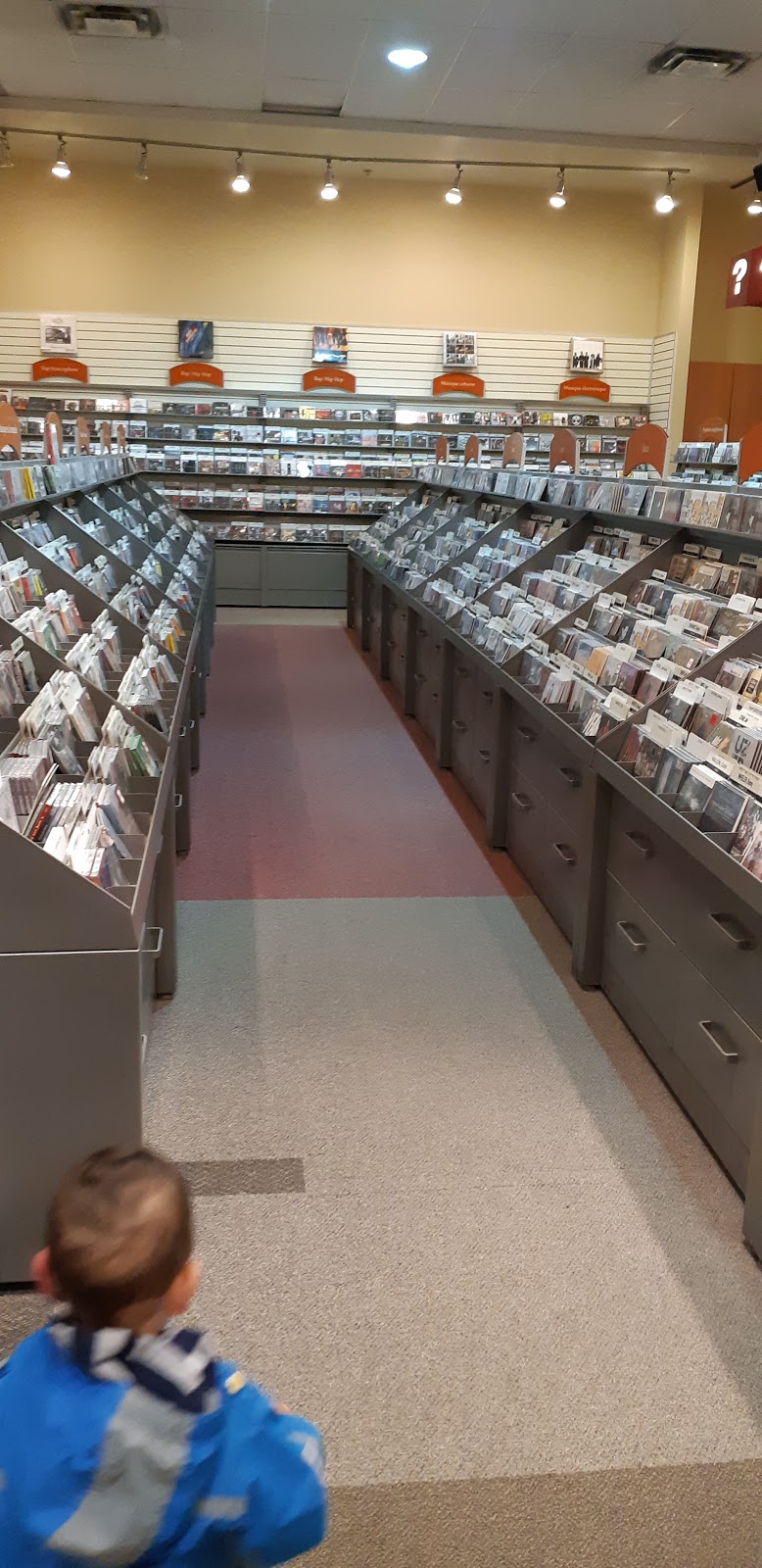 Archambault - Les Galeries Laval | Les Galeries Laval, 1545 Boulevard le Corbusier, Laval, QC H7S 2K6, Canada | Phone: (450) 978-9900