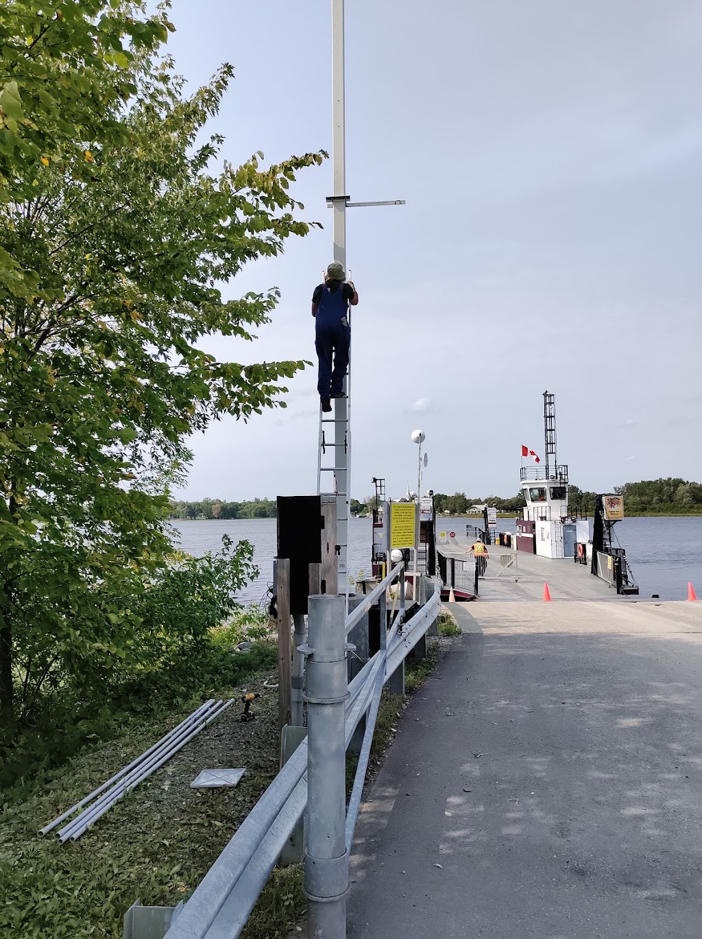 Quyon Ferry (Ont) | Ferry Rd, Ottawa, ON K0A 1X0, Canada | Phone: (343) 883-7533