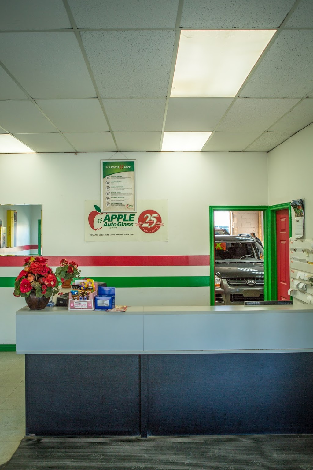 Apple Auto Glass | 1179 Topsail Rd, Mount Pearl, NL A1N 5G5, Canada | Phone: (709) 745-2024