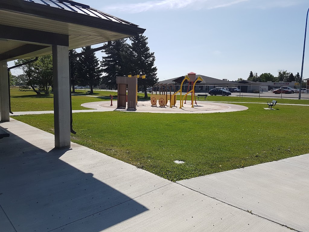 Centennial Park / Spray Park | 568 26 St S, Fort Macleod, AB T0L 0Z0, Canada | Phone: (403) 553-4425