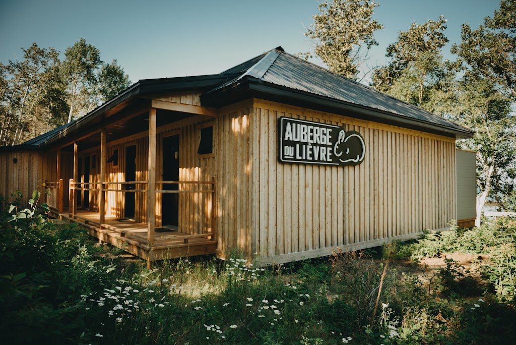 Auberge Du Lièvre | 200 Rue Hayward, Rivière-du-Loup, QC G5R 3Y9, Canada | Phone: (877) 867-1660