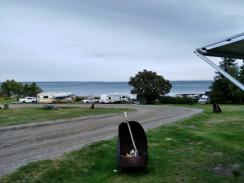 Camping Levesque | 40 Chem. de Port aux Quilles, Saint-Siméon, QC G0T 1X0, Canada | Phone: (418) 638-5220