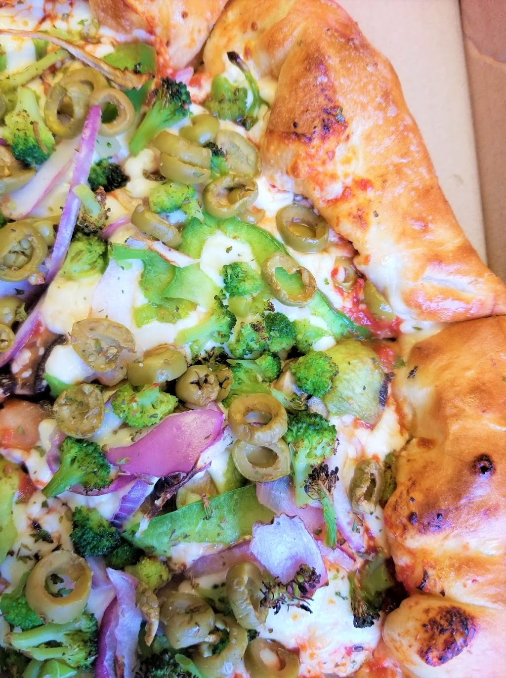 Pizza Salvatoré | 152 Bd Frontenac O, Thetford Mines, QC G6G 6N7, Canada | Phone: (418) 334-0000