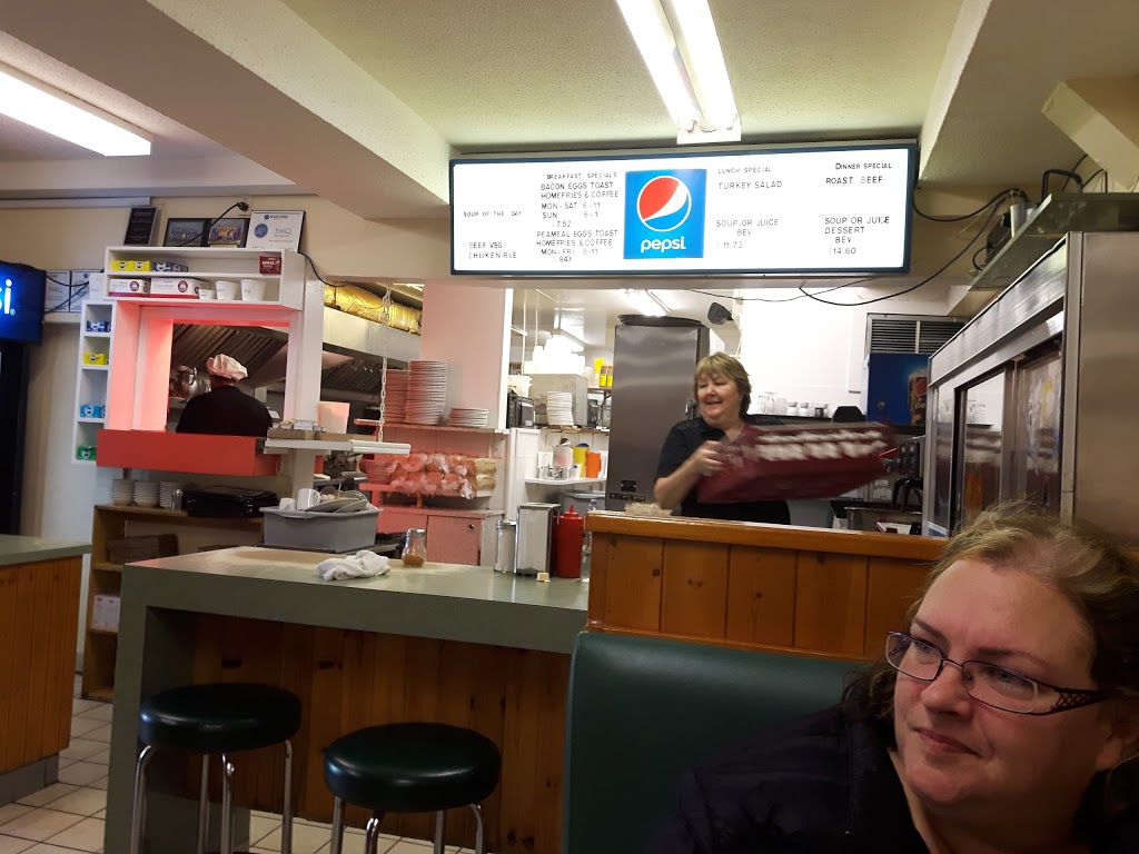 Hills Maple Leaf Restaurant | 181 Memorial Ave, Orillia, ON L3V 5X7, Canada | Phone: (705) 326-8612