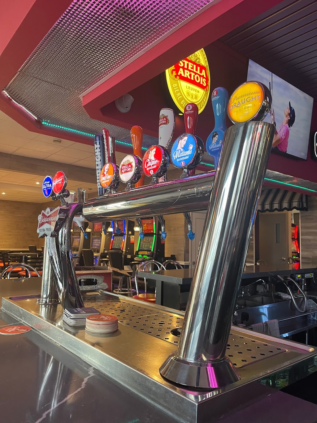 Bar Le Casino de Mirabel | 13920 Rue Saint-Simon, Mirabel, QC J7N 1P3, Canada | Phone: (450) 569-2611
